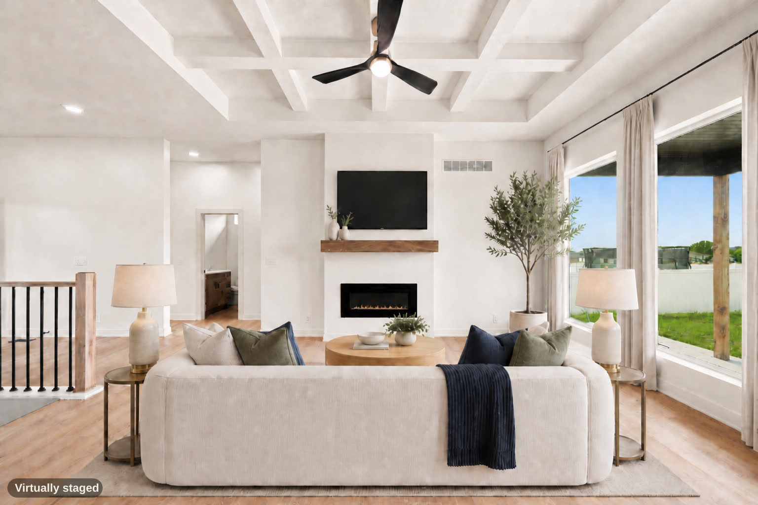 Living, fireplace