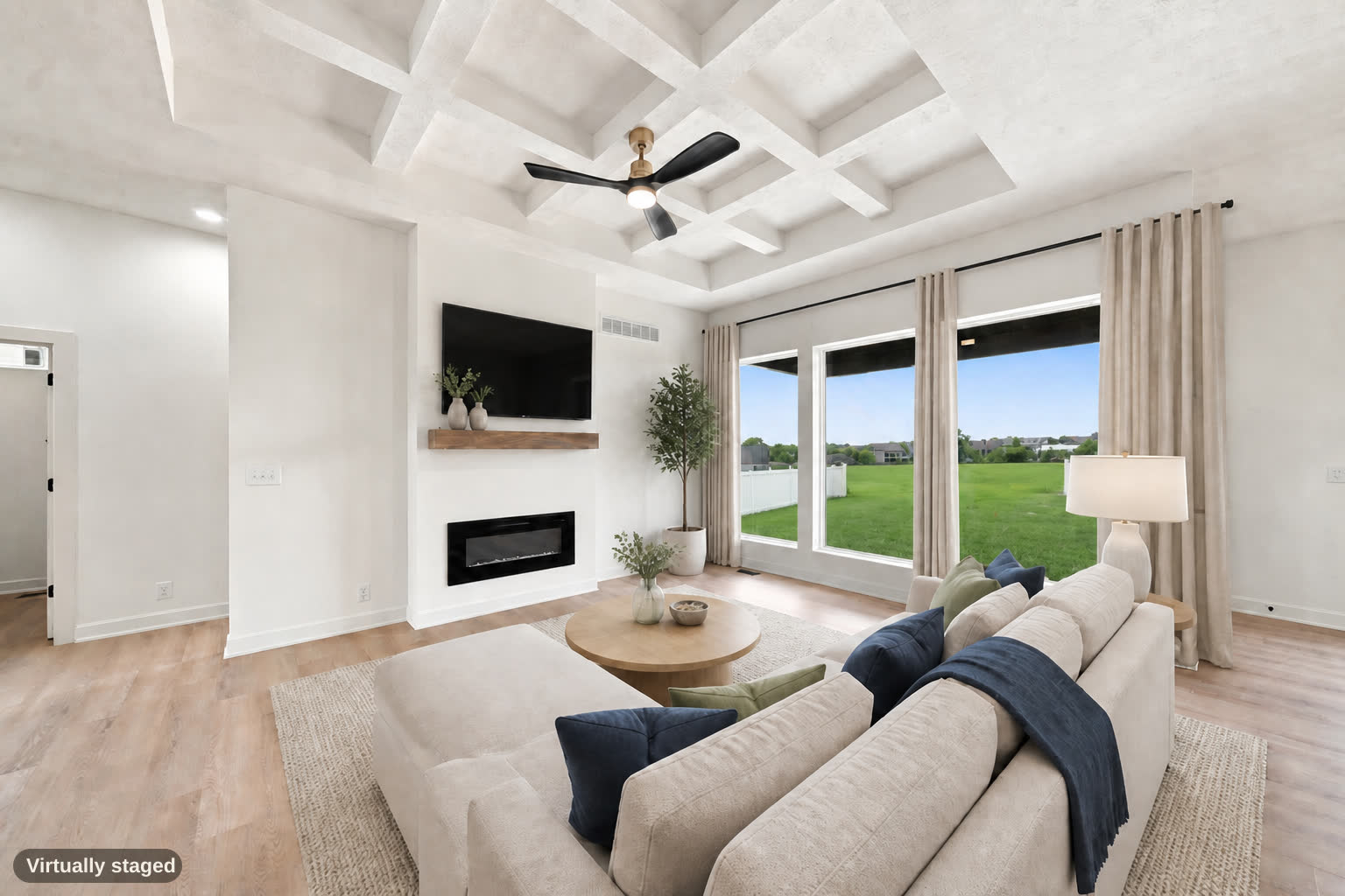 Living, three windows